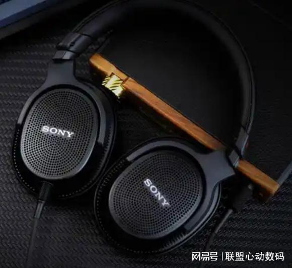 戴降噪耳机4款家居聆听的伴侣Long8国际平台登录入口头(图2)